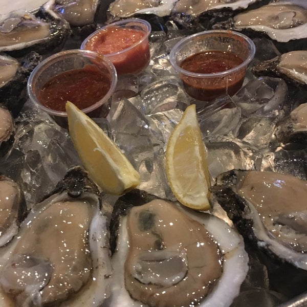 Photo taken at Cooter Brown&#39;s Tavern &amp; Oyster Bar by Sugar on 2/28/2019