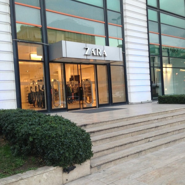 Zara (Now Closed) - Clothing Store in 