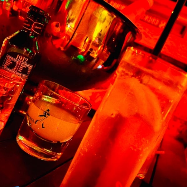 6/3/2022 tarihinde Mithat E.ziyaretçi tarafından İş Cocktail Bar 🍹🍸🍻'de çekilen fotoğraf