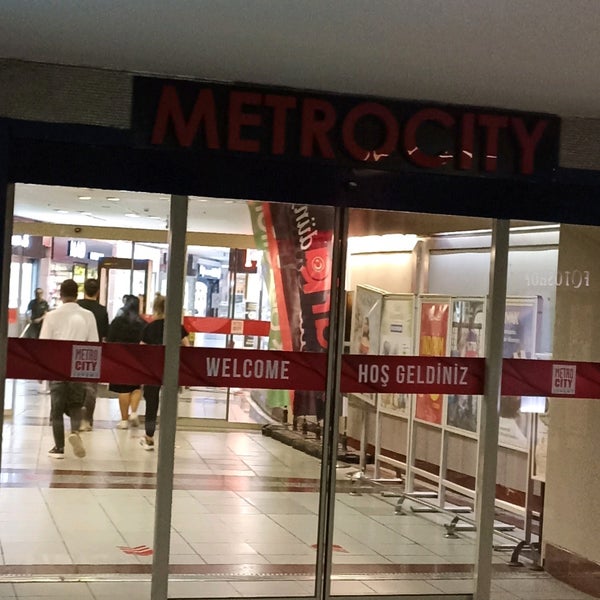 Foto tomada en MetroCity  por MEMO💛💙 el 7/19/2022