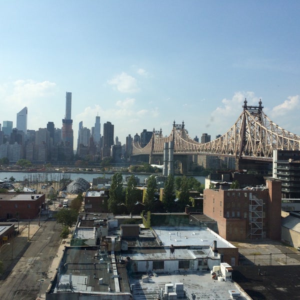 Das Foto wurde bei Z NYC Hotel von Edmund T. am 9/8/2015 aufgenommen