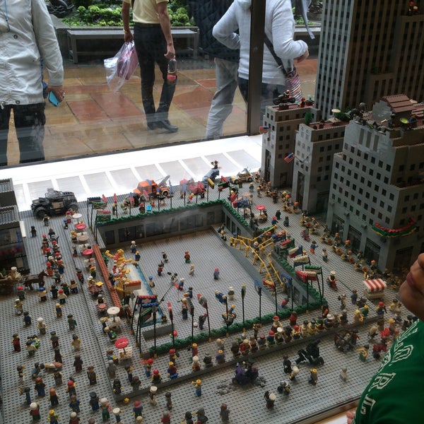 Lego Store, Rockefeller Center – Girl Gone Travel