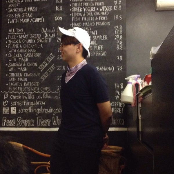 1/21/2015にKenny ChongがSomething&#39;s Brewing Cafeで撮った写真