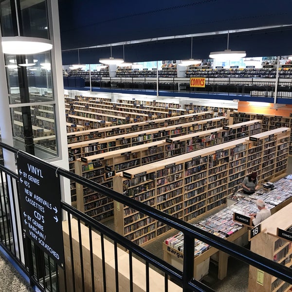 Photo prise au McKay Used Books, CDs, Movies &amp; More par Bill B. le2/20/2018