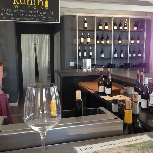 Foto diambil di Kunin Wines Tasting Room oleh Lara pada 5/13/2013