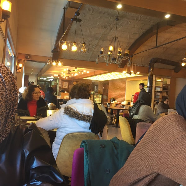 Photo taken at Ada Restaurant by Elifff on 1/25/2020