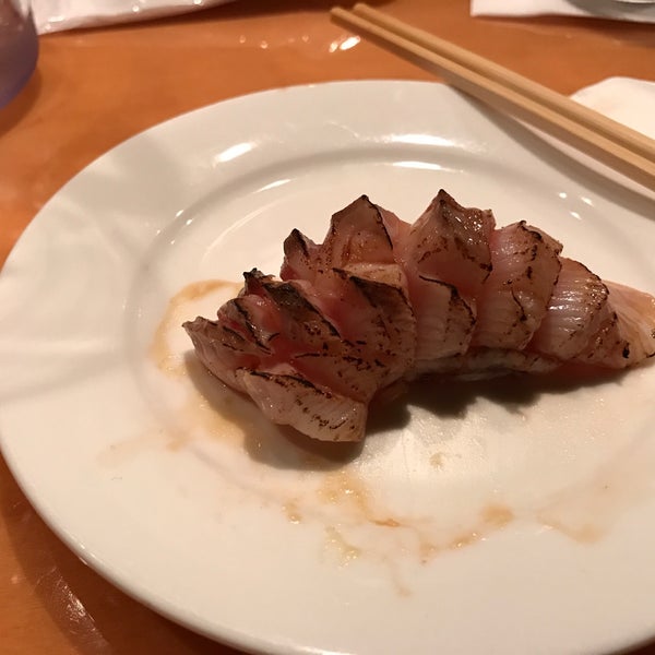 8/19/2017 tarihinde Jonny T.ziyaretçi tarafından Ohshima Japanese Cuisine'de çekilen fotoğraf
