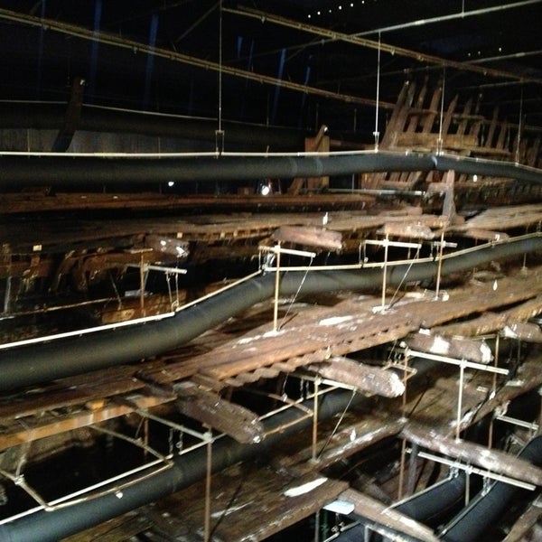 Foto tirada no(a) The Mary Rose Museum por Grant S. em 7/23/2013