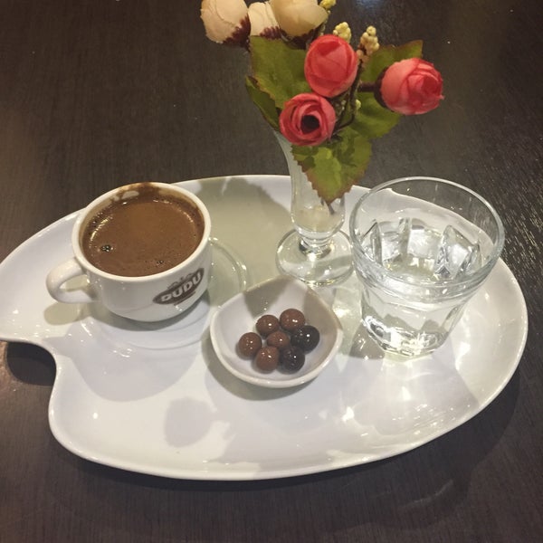 Photo taken at DuduMax Cafe &amp; Restaurant by Mehmet C. on 5/15/2015