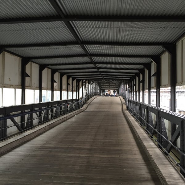 Das Foto wurde bei Überseebrücke von Gorken G. am 3/22/2016 aufgenommen