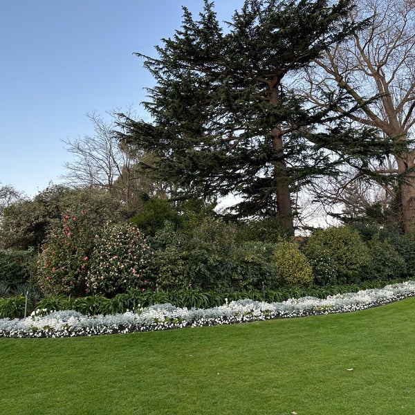 รูปภาพถ่ายที่ Royal Botanic Gardens โดย Gorken G. เมื่อ 9/3/2023