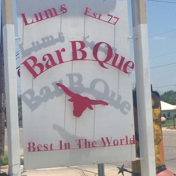 Photo taken at Lum&#39;s Bar-B-Que by Avi H. on 6/29/2014
