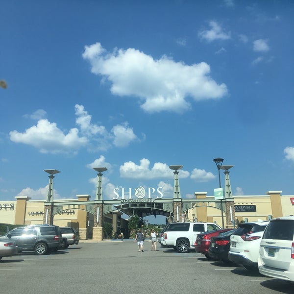 Foto tirada no(a) The Outlet Shops of Grand River por Stephen W. em 7/25/2018