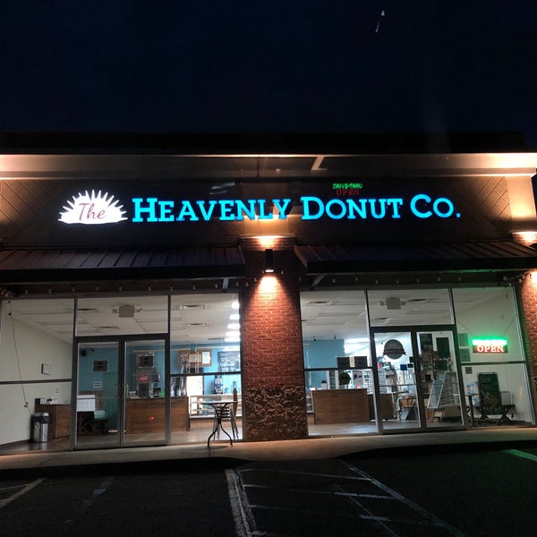 Снимок сделан в The Heavenly Donut Co. пользователем Stephen W. 3/28/2021