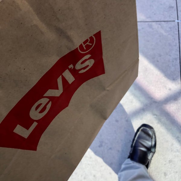 Levi's Outlet Store - 1 tip