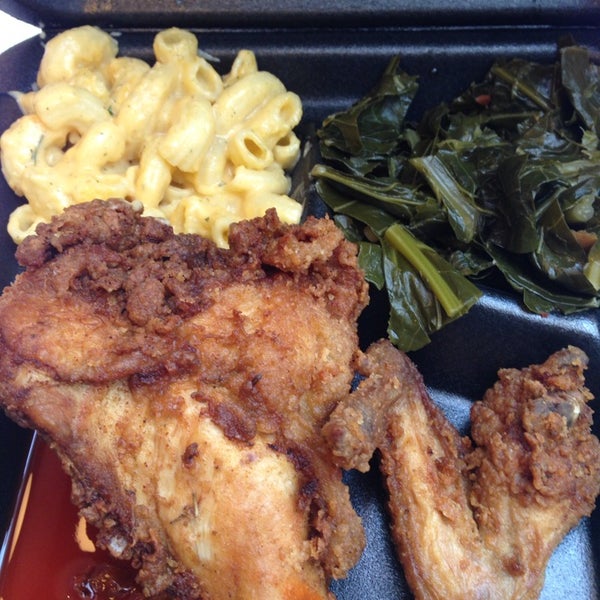 รูปภาพถ่ายที่ Low Country New Southern Cuisine โดย Barbara P. เมื่อ 6/19/2014