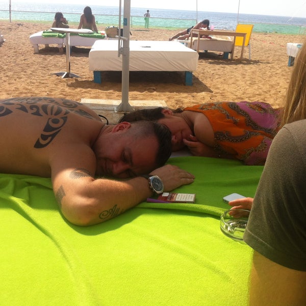 Foto scattata a Ibiza Beach Bar da Alexey A. il 6/25/2013
