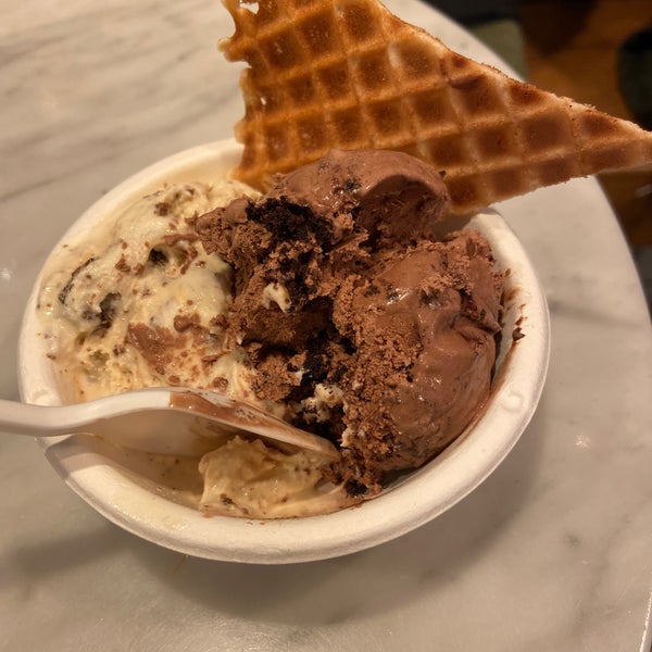 Photo prise au Jeni&#39;s Splendid Ice Creams par Emre S. le12/20/2019