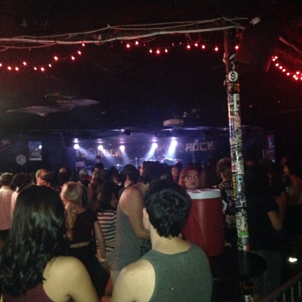 รูปภาพถ่ายที่ Pub Rock Live โดย Dane M. เมื่อ 8/11/2014