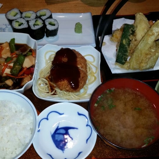 Photo taken at Hatcho Japanese Cuisine by Shauna R. on 10/19/2014