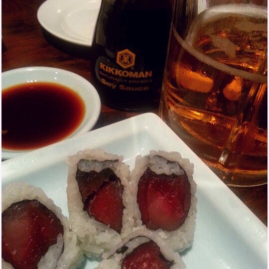2/12/2013 tarihinde Nicolas C.ziyaretçi tarafından East Japanese Restaurant'de çekilen fotoğraf