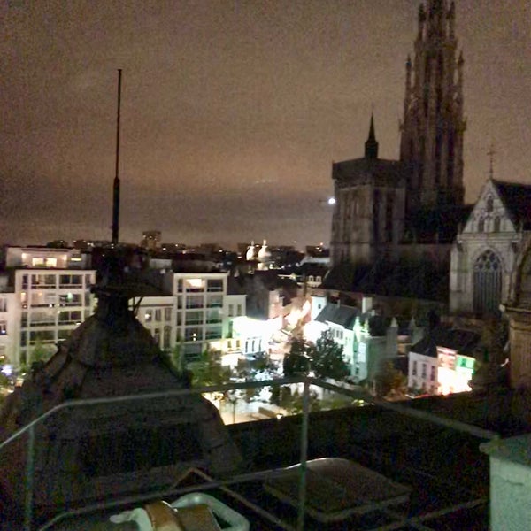 8/27/2018 tarihinde Lander T.ziyaretçi tarafından Hilton Antwerp Old Town'de çekilen fotoğraf