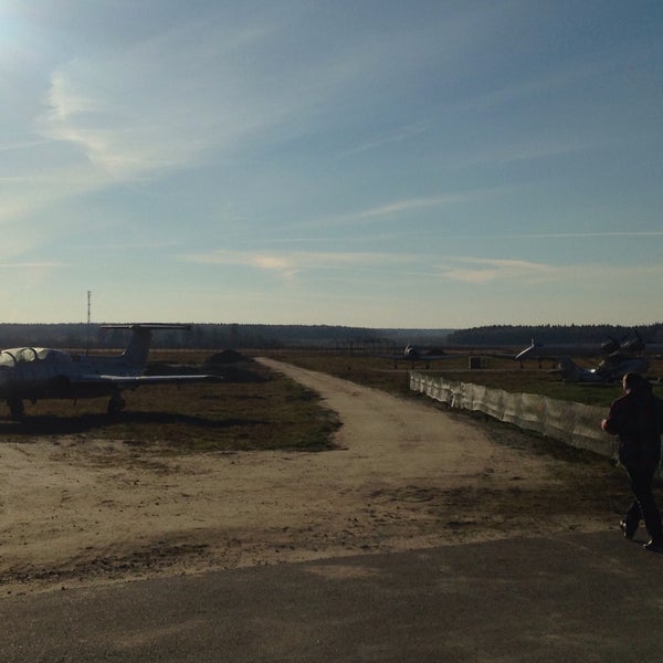 Торбеево старт аэродром. Аэродром гостилицы зимой. Аэродром старт. S7 aero торбеево. Cessna 172.