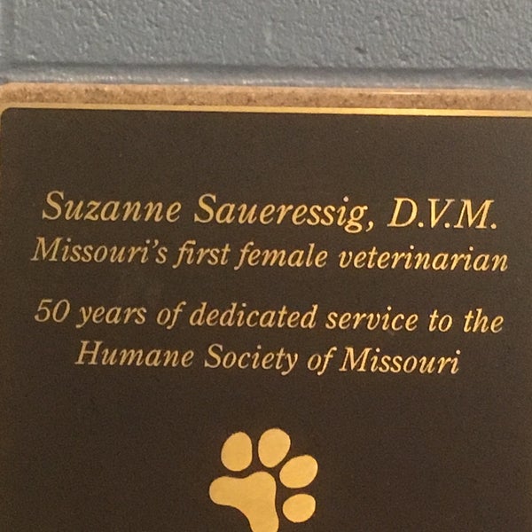 รูปภาพถ่ายที่ Humane Society of Missouri โดย Stephanie C. เมื่อ 10/23/2017