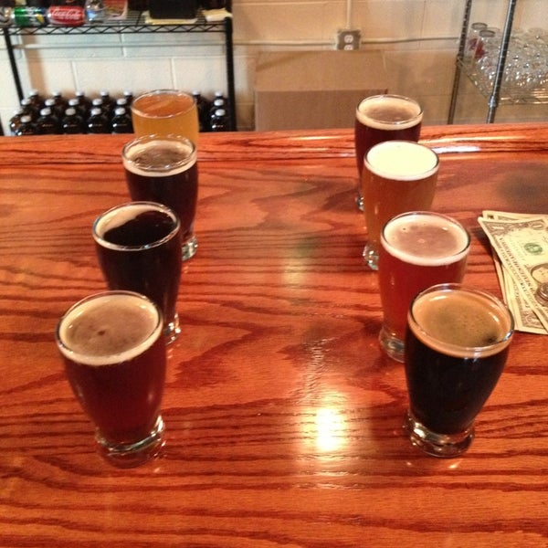 Photo taken at Hunter&#39;s Brewing by Alfred B. on 7/6/2013