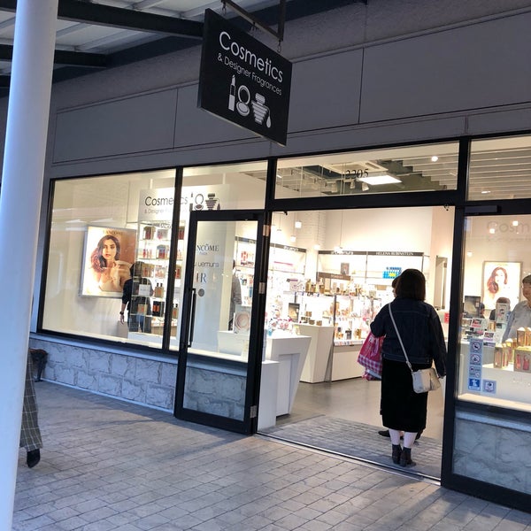 Cosmetics Designer Fragrances 北区 11人の訪問者