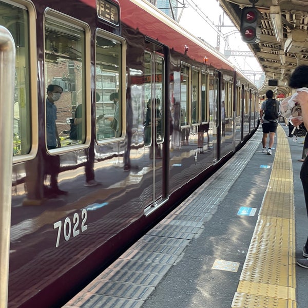 Photos At 阪急 春日野道駅 ホーム Platform In 中央区