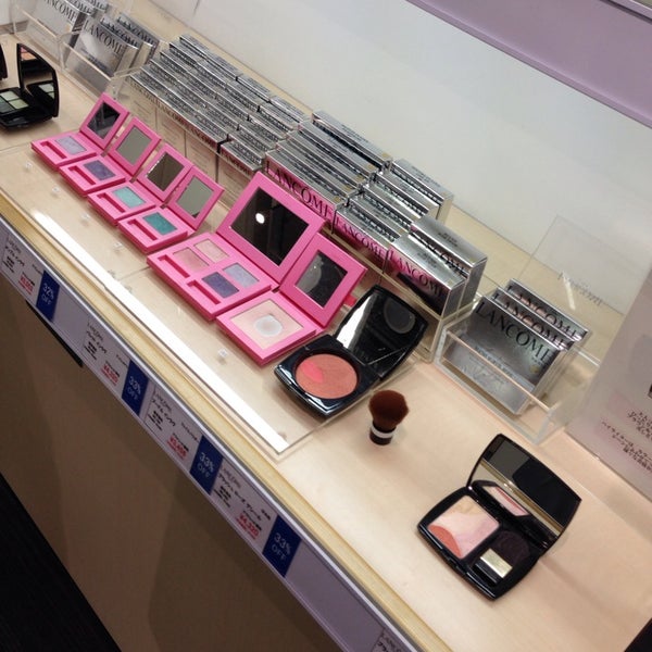 Cosmetics Designer Fragrances 北区 11人の訪問者