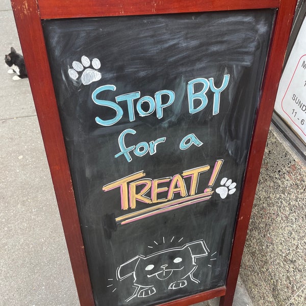 The Pet Market Pet Store in Lincoln Square