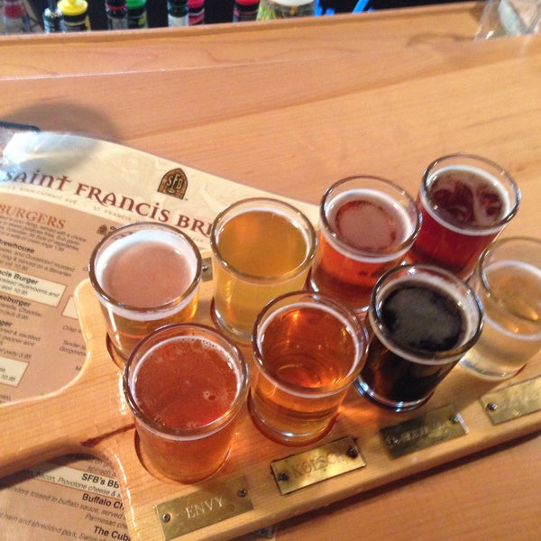Снимок сделан в St. Francis Brewery &amp; Restaurant пользователем Megan S. 10/9/2015