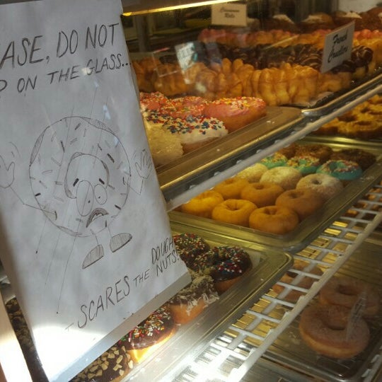 9/7/2015에 Alexis D.님이 Angel&#39;s Donuts &amp; Ice Cream에서 찍은 사진