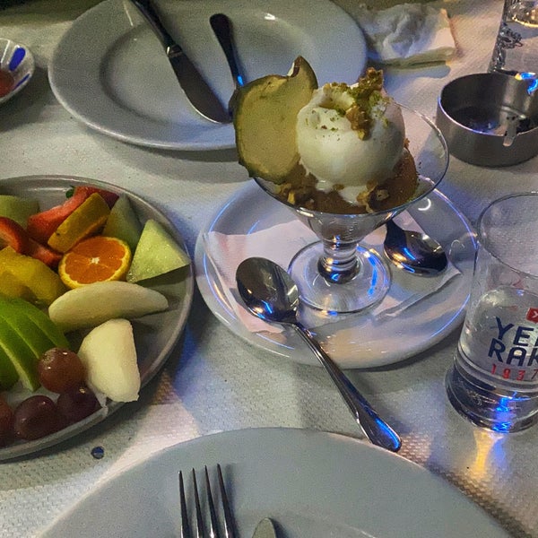 รูปภาพถ่ายที่ Hereke Balık Restaurant โดย Yağmur A. เมื่อ 11/5/2021