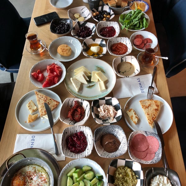 Das Foto wurde bei Denmas Bistronomy von Ulaş am 8/31/2019 aufgenommen