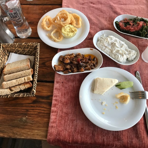 Photo taken at Assos Yıldız Balık Restaurant by Ulaş on 8/17/2017