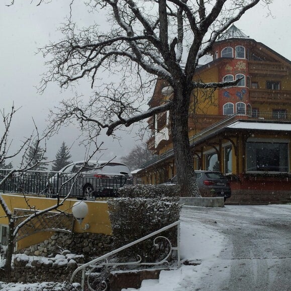 รูปภาพถ่ายที่ Alp &amp; Wellness Sport Hotel Panorama โดย Francesco Z. เมื่อ 1/2/2014