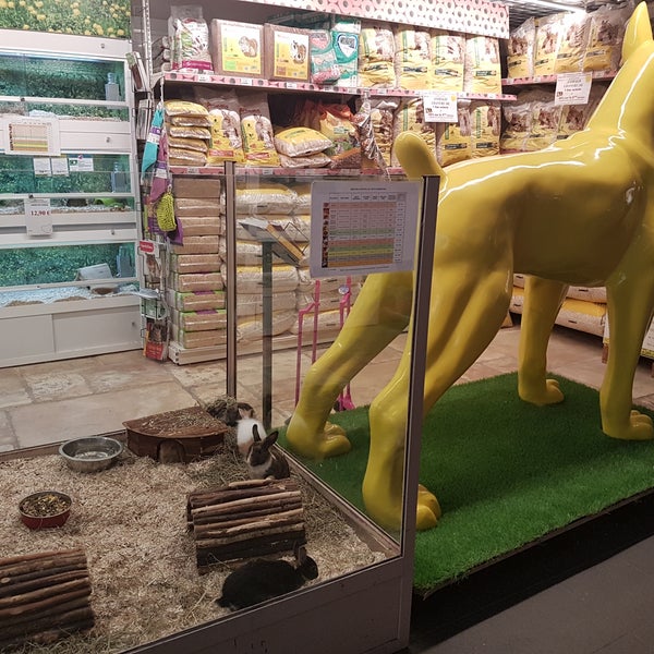 Animalis Pet Store In Bercy