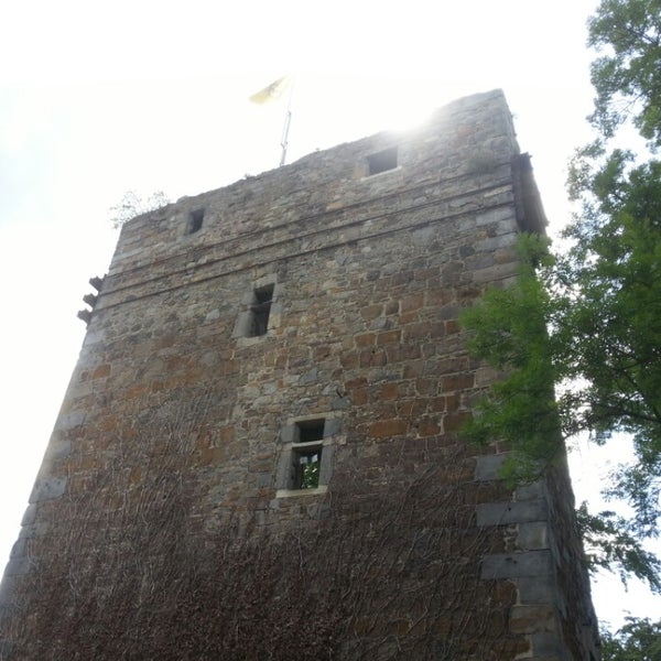 Foto tirada no(a) Freilichtbühne Burg Wilhelmstein por Marco em 6/15/2014