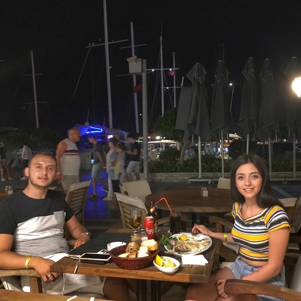 Foto diambil di Dede Restaurant oleh Solmaz Ö. pada 7/5/2018
