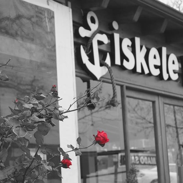 Das Foto wurde bei İskele Et &amp; Balık Restaurant von İskele Et &amp; Balık Restaurant am 3/23/2015 aufgenommen