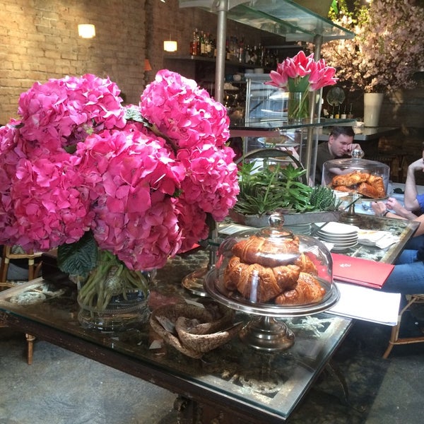 5/3/2014 tarihinde Qian S.ziyaretçi tarafından Zé Café'de çekilen fotoğraf
