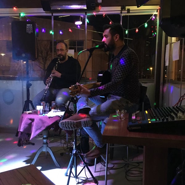 รูปภาพถ่ายที่ Ön Cadde Cafe &amp; Bistro โดย Seher V. เมื่อ 1/21/2017