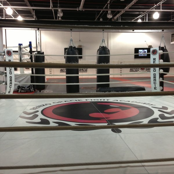 รูปภาพถ่ายที่ Renzo Gracie Fight Academy โดย Anthony A. เมื่อ 1/25/2013