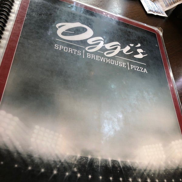 Photo taken at Oggi’s Pizza &amp; Brewhouse Point Loma by Brian C. on 7/22/2018