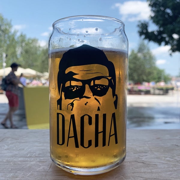 Снимок сделан в Dacha Beer Garden пользователем Brian C. 5/25/2019