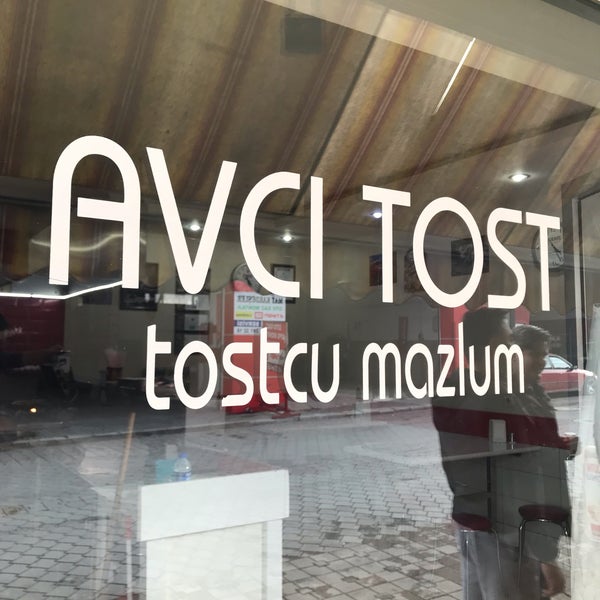Foto tomada en Tostçu Mazlum&quot;Avcı tost&quot;  por Naz C. el 2/9/2019
