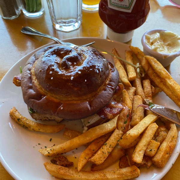 Yummy pretzel burger 🍔 fries are really good